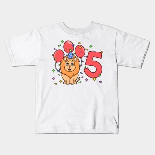 I am 5 with lion - kids birthday 5 years old Kids T-Shirt